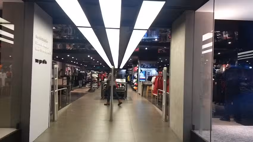 adidas Store Mendoza, Maxi Mall Deportivo