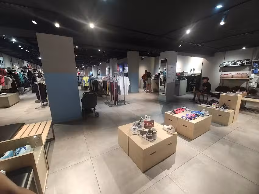 adidas Store San Juan, Peatonal Tucuman Sur