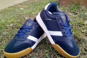 AL PIE LA ZAPATILLERIA