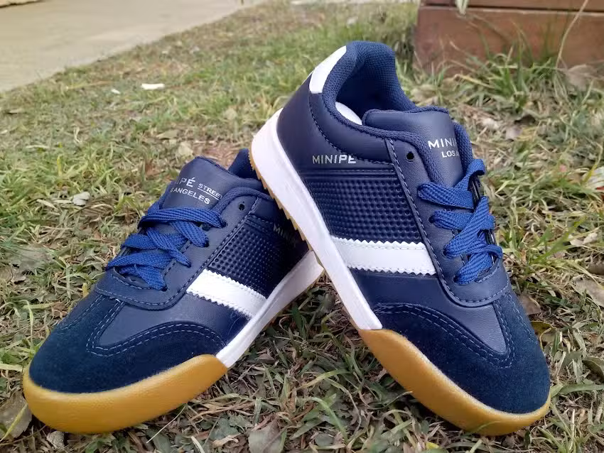 AL PIE LA ZAPATILLERIA