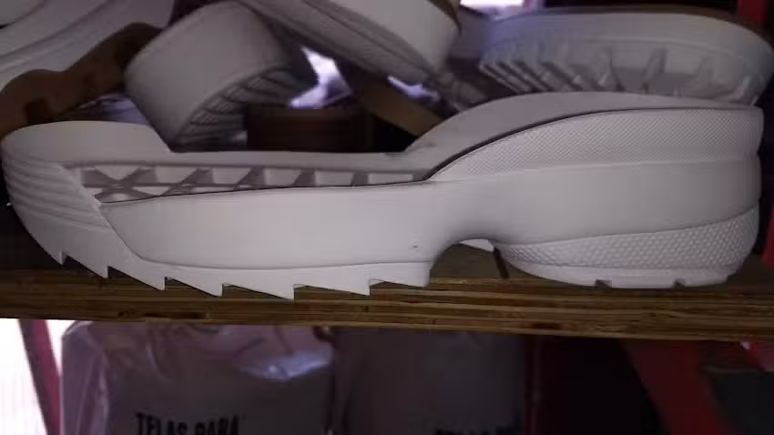 Almac&eacute;n de Suelas Casa Rosario Infantino