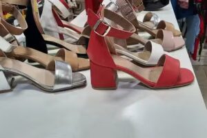 ARON CALZADOS Y INDUMENTARIA