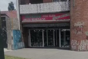 Calzados First Class Gran Burzaco Deportivo E Informal