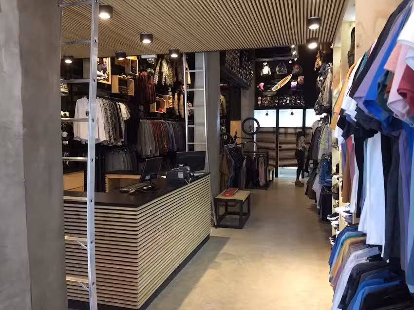 Indonesia Carlos Paz