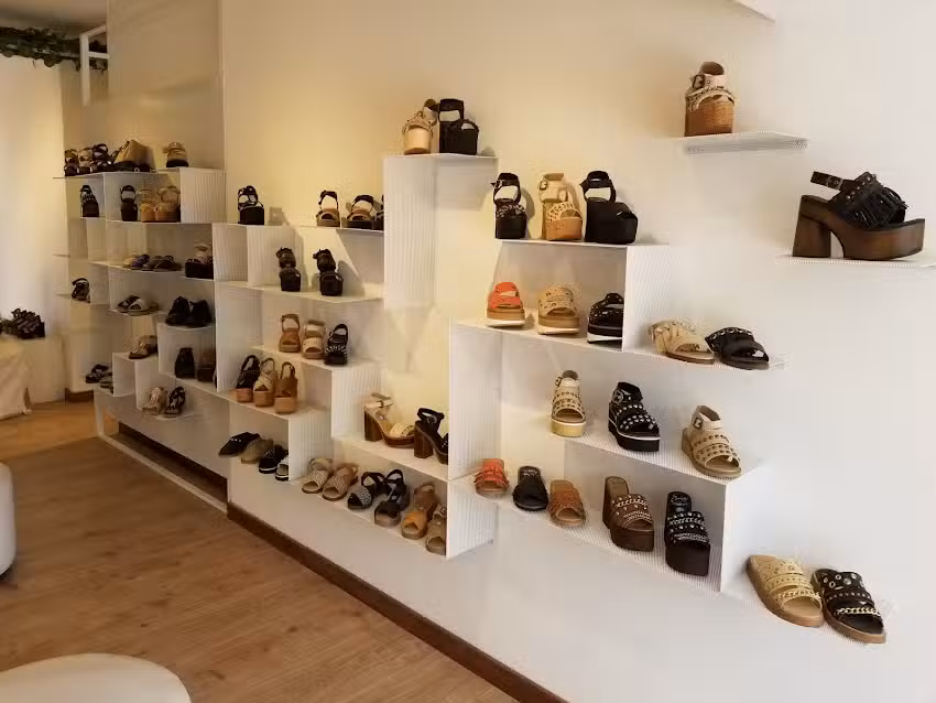 Luc&iacute;a Febrero