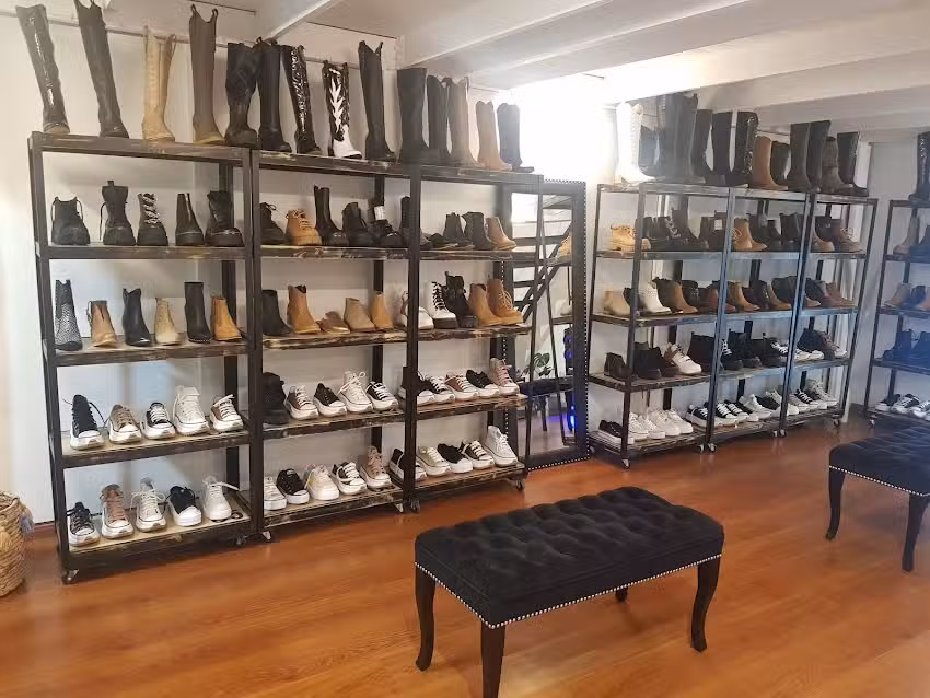 Mark Showroom