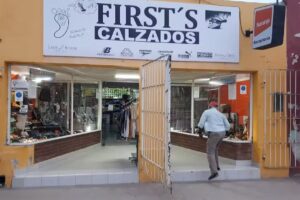 NEW FIRST&uml;S CALZADO e INDUMENTARIA