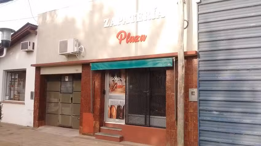 Zapater&iacute;a Plaza